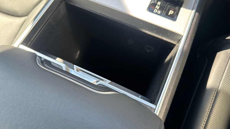 Land Rover Range Rover 3.0 D300 SE 4dr Auto Diesel Estate